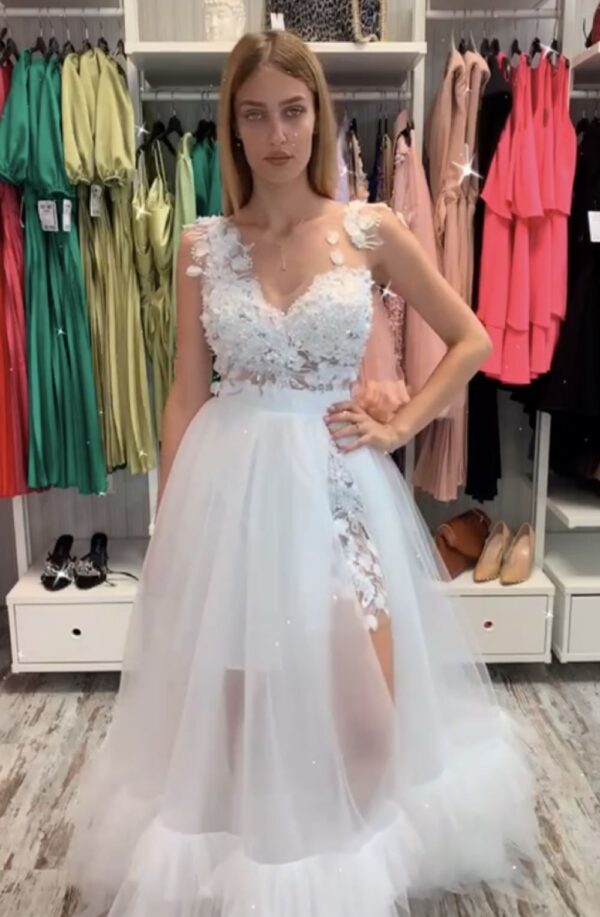 Rochie lunga din tull cu perle si flori 3D