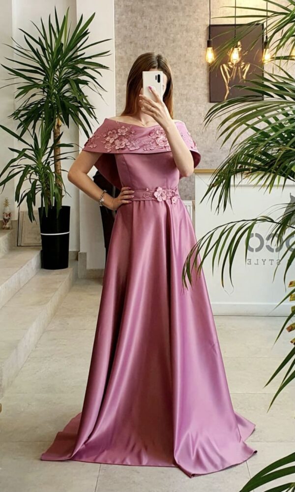 Rochie de ocazie lunga din tafta roz prafuit accesorizata cu broderie 3D