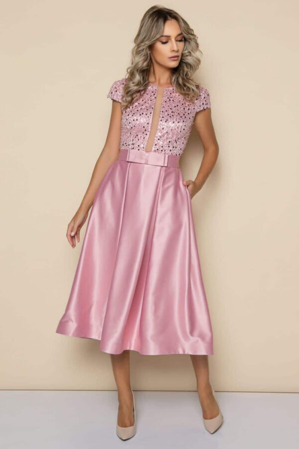 Rochie eleganta din tafta cu partea superioara prevazuta cu perle