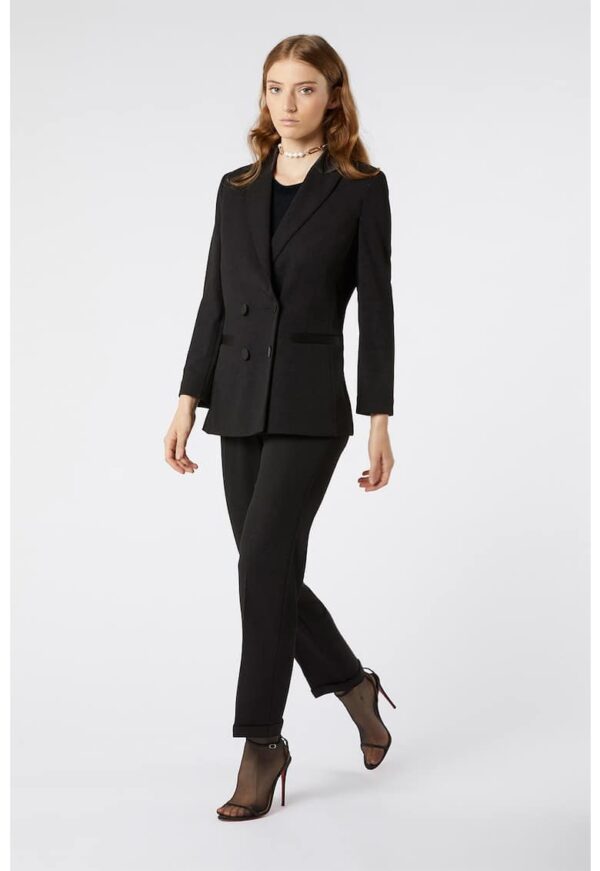 Sacou cu doua randuri de nasturi si revere decupate