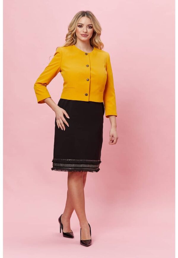 Sacou cu nasturi si maneci trei sferturi