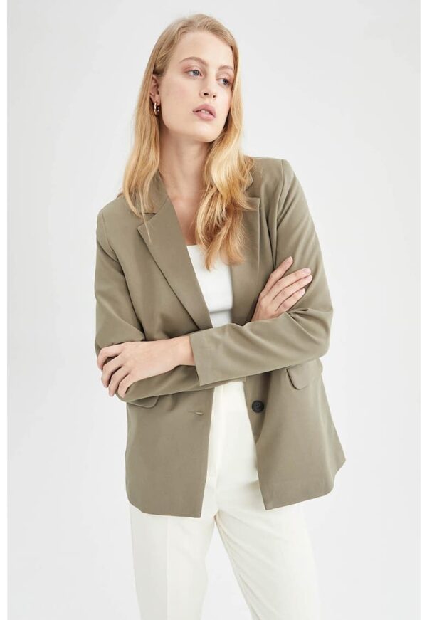 Sacou lejer cu revere decupate