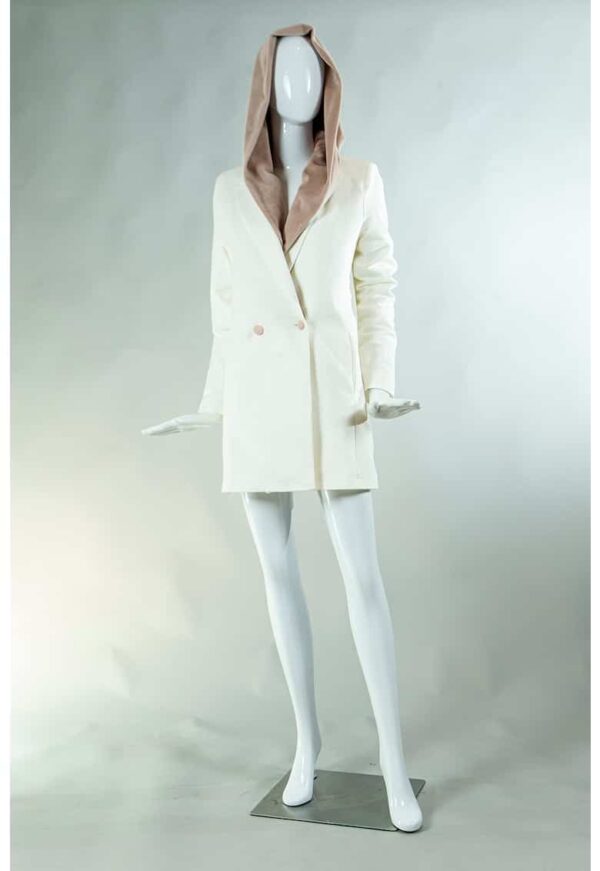 Sacou cu doua randuri de nasturi si gluga