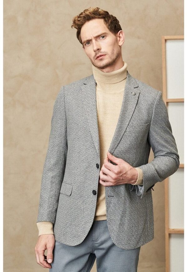 Sacou din amestec de lana cu buzunare cu clapa