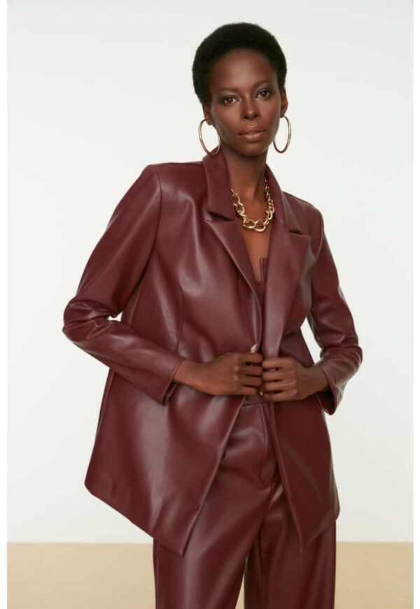 Sacou de piele ecologica cu un nasture