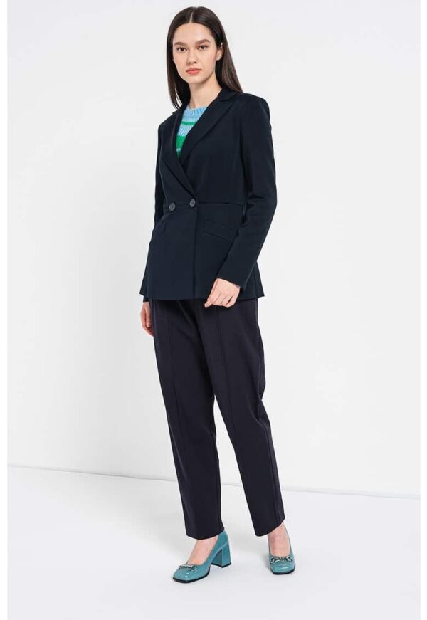 Sacou cu revere decupate si buzunare