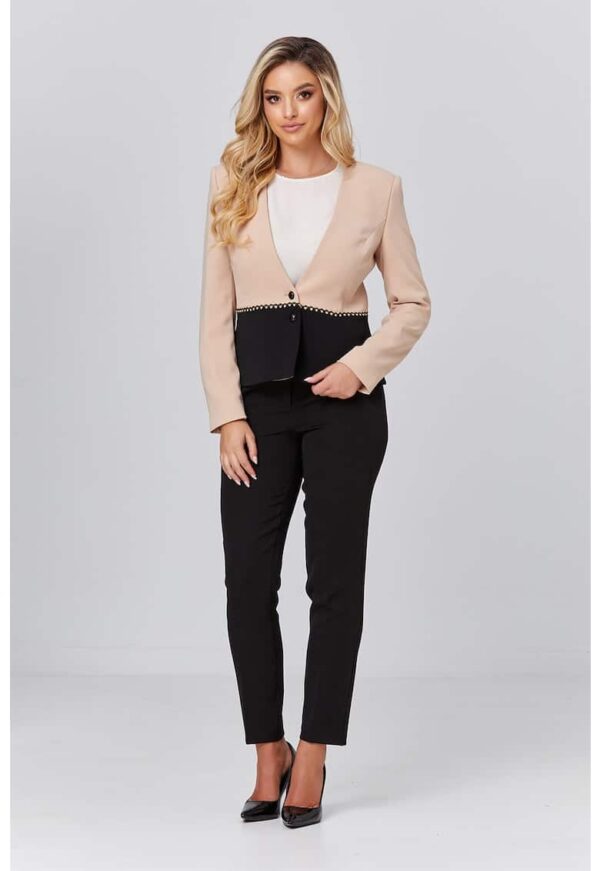 Sacou cu detalii brodate