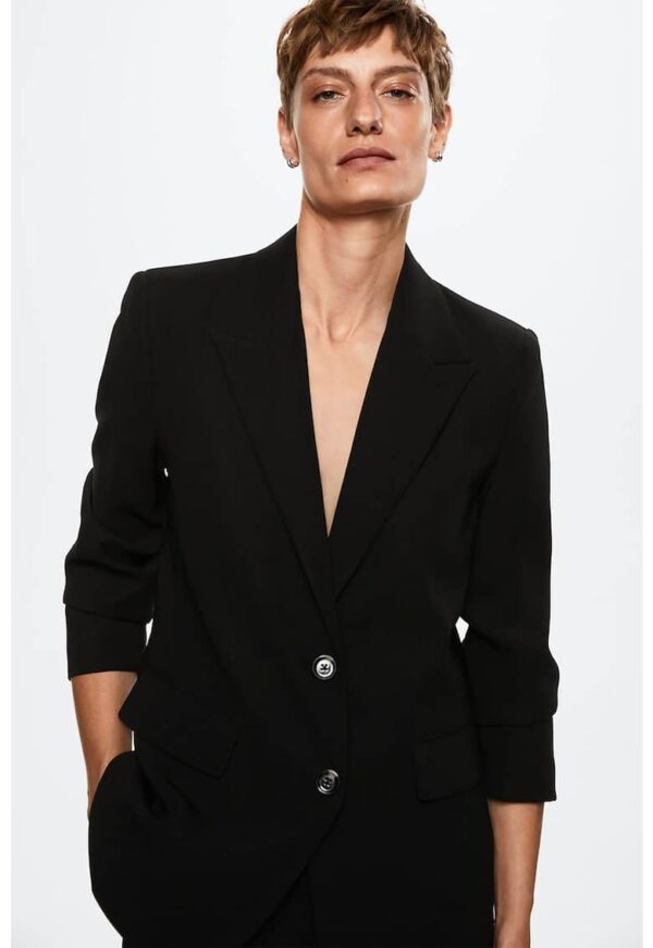 Sacou cu revere decupate si doua randuri de nasturi Estel