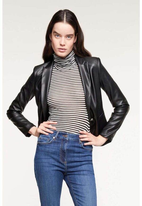 Sacou de piele ecologica cu un nasture