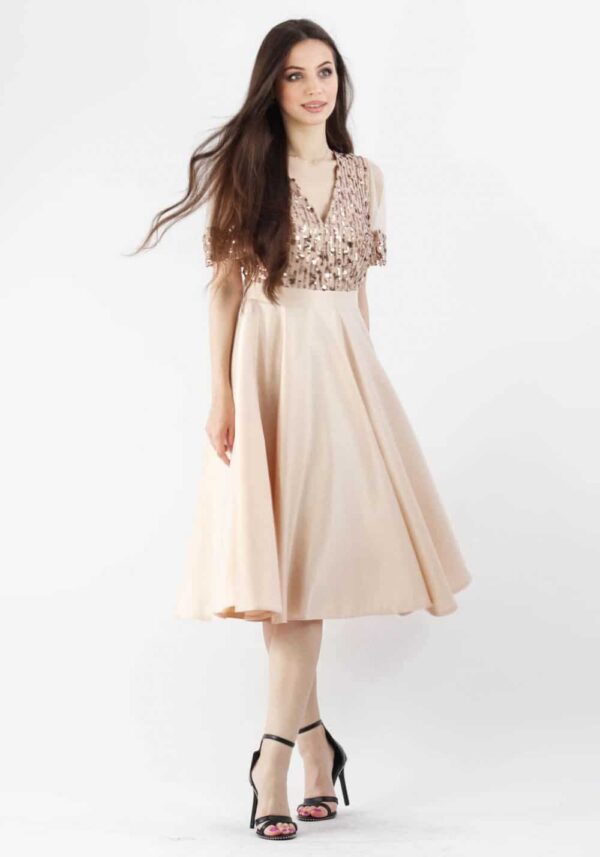 Rochie eleganta clos cu paiete in partea superioara