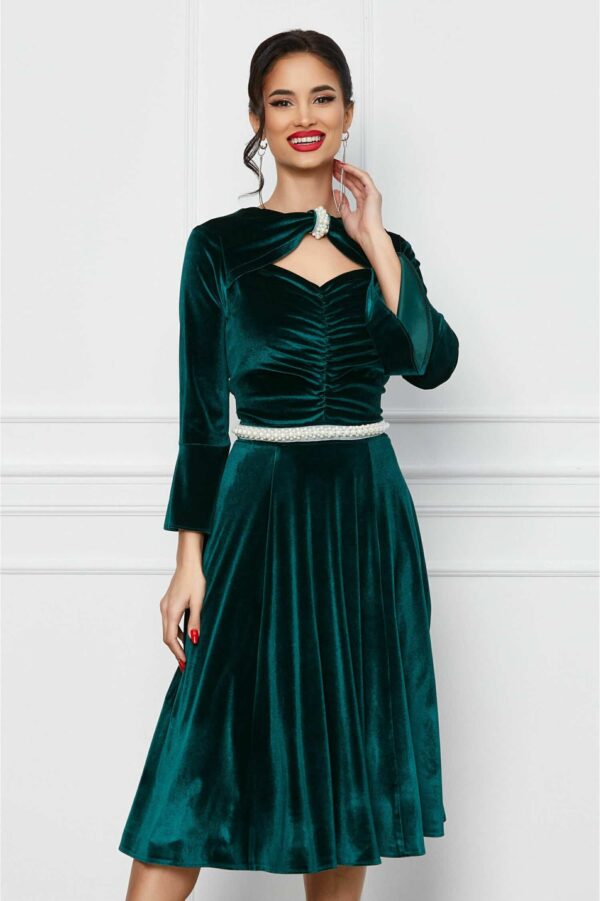 Rochie Dy Fashion bordo din catifea cu fronseu si aplicatie in talie