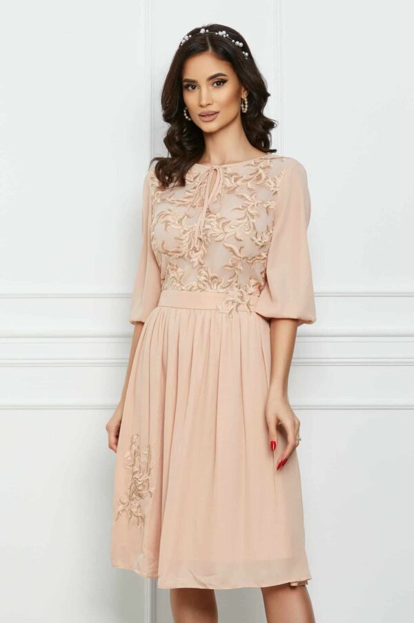 Rochie Moze lila cu aplicatii la umeri