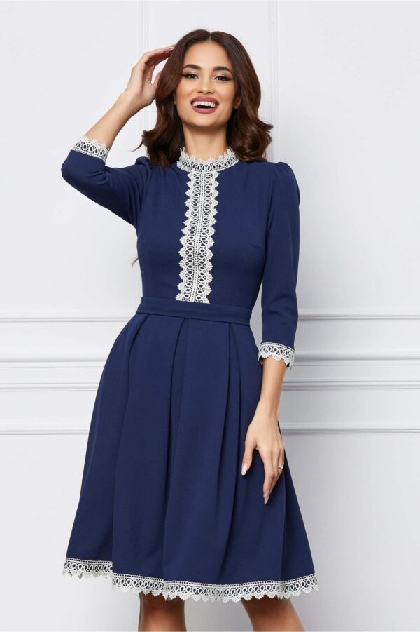 Rochie MBG verde cu dantela alba la baza si bust