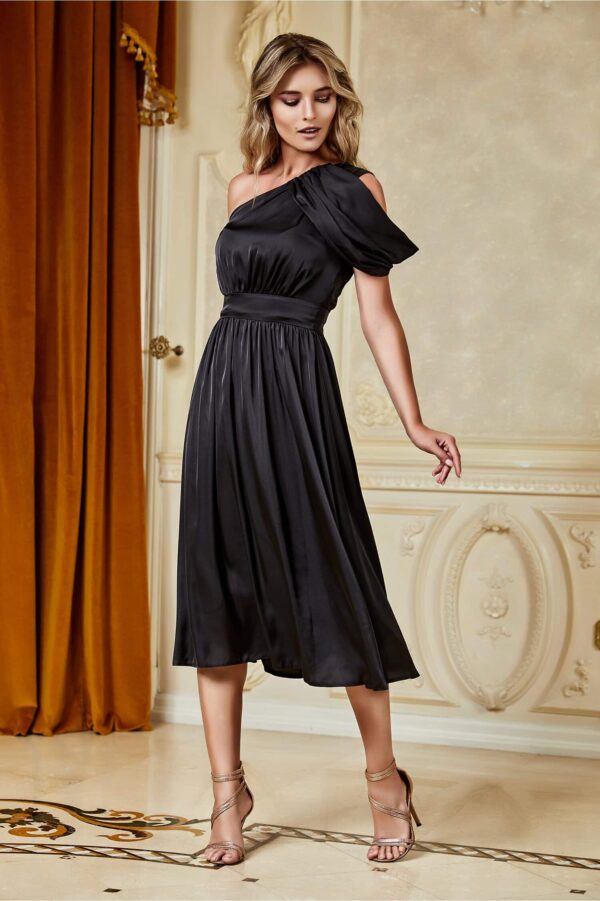 Rochie Moze bej cu buline si o maneca lasata