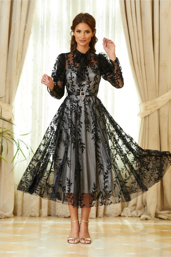 Rochie Miriam roz din dantela cu guler tip esarfa