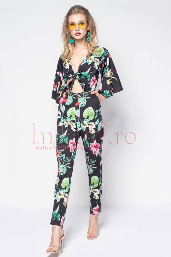 Salopeta Pretty Girl neagra cu imprimeu floral