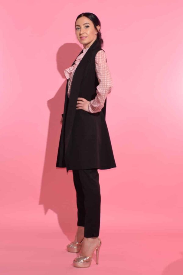 Vesta dama neagra cu croiala in A si buzunare laterale