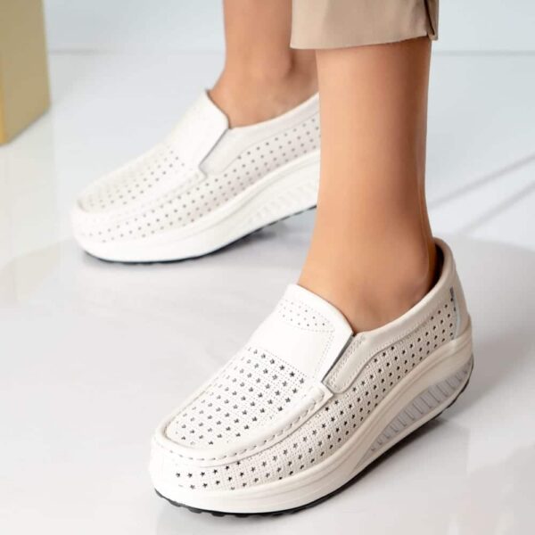 PANTOFI DAMA CASUAL ALBI PIELE NATURALA Flori