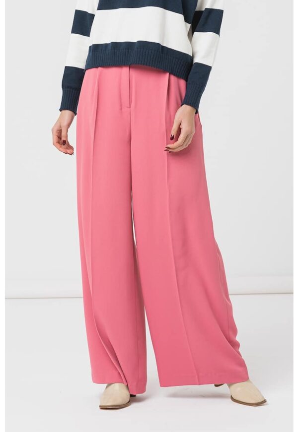 Pantaloni cu croiala ampla si talie inalta