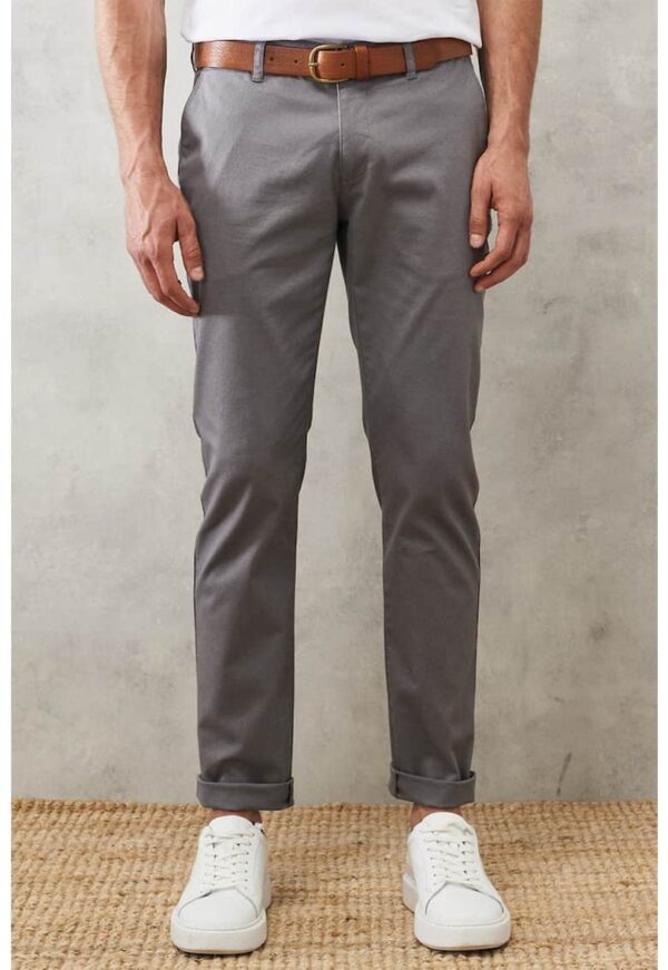 Pantaloni chino slim fit cu talie medie