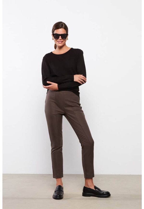 Pantaloni crop cu banda elastica in talie