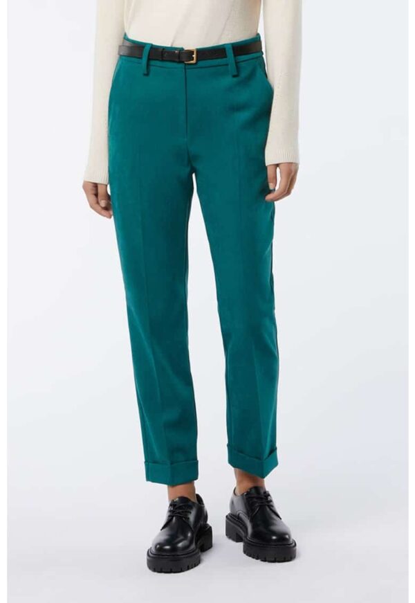 Pantaloni chino cu terminatii rasucite