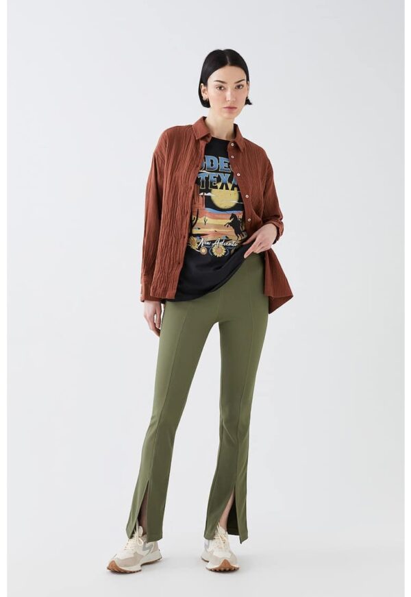 Pantaloni cu talie inalta si slituri frontale