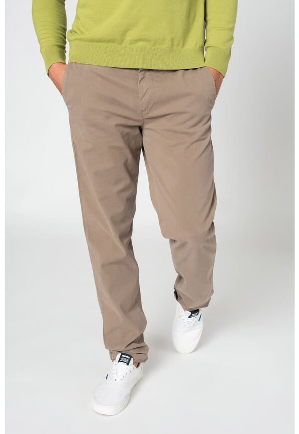 Pantaloni chino slim fit din amestec de bumbac