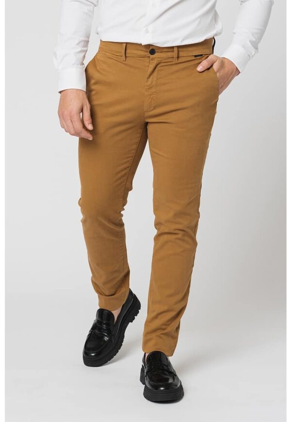 Pantaloni chino slim fit din amestec de bumbac organic