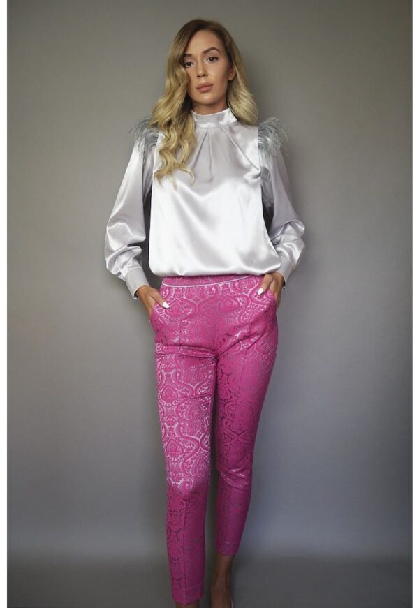 Pantaloni crop cu model paisley