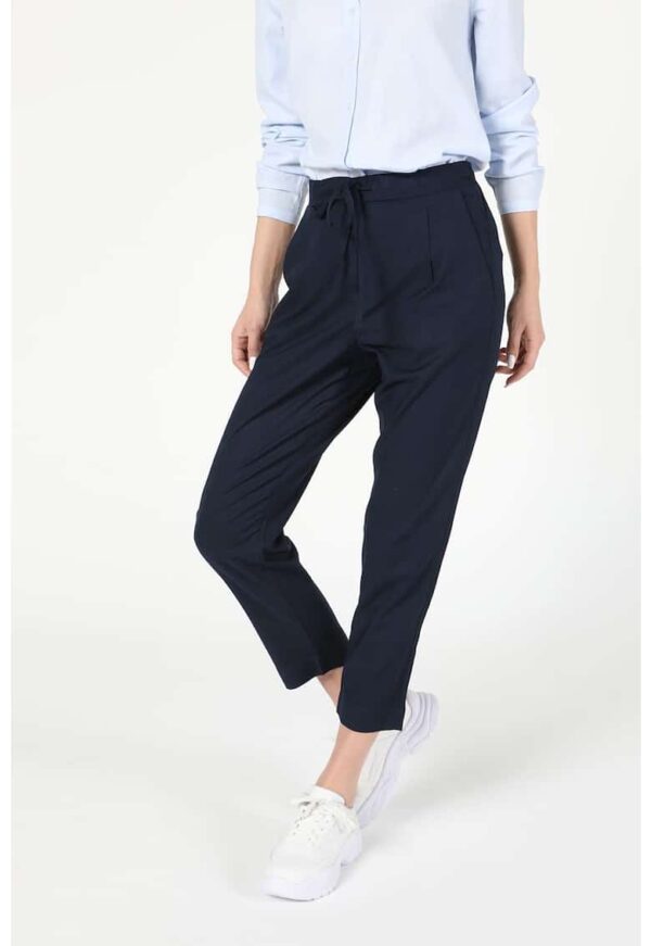 Pantaloni crop cu talie inalta