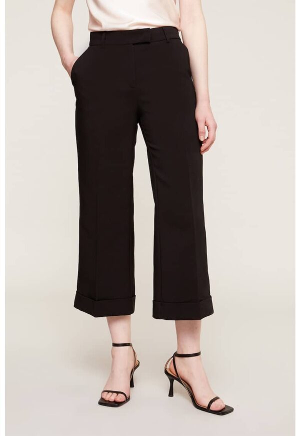 Pantaloni evazati cu pensa