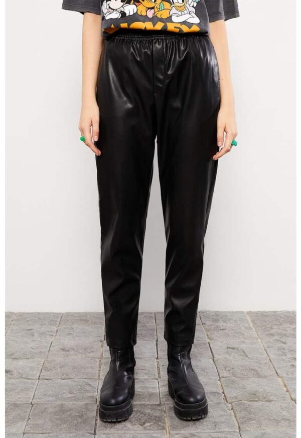 Pantaloni jogger din piele ecologica