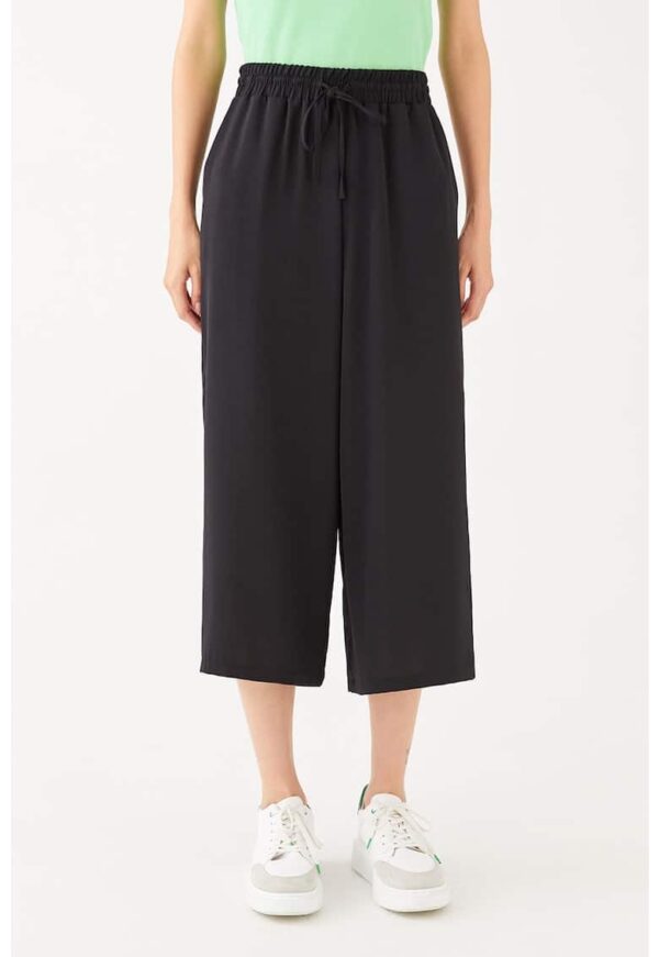 Pantaloni crop cu croiala ampla si talie inalta