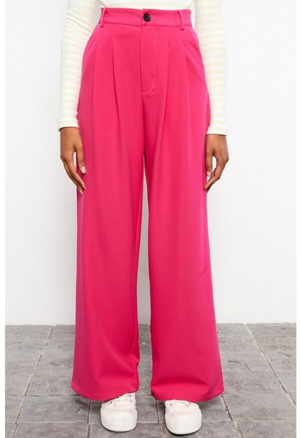 Pantaloni cu croiala ampla si talie inalta