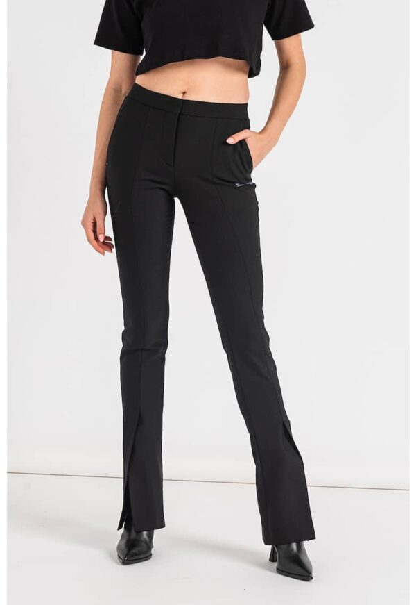 Pantaloni evazati din amestec de lana cu slituri frontale