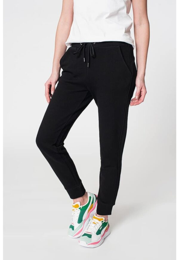 Pantaloni jogger cu snururi de ajustare in talie