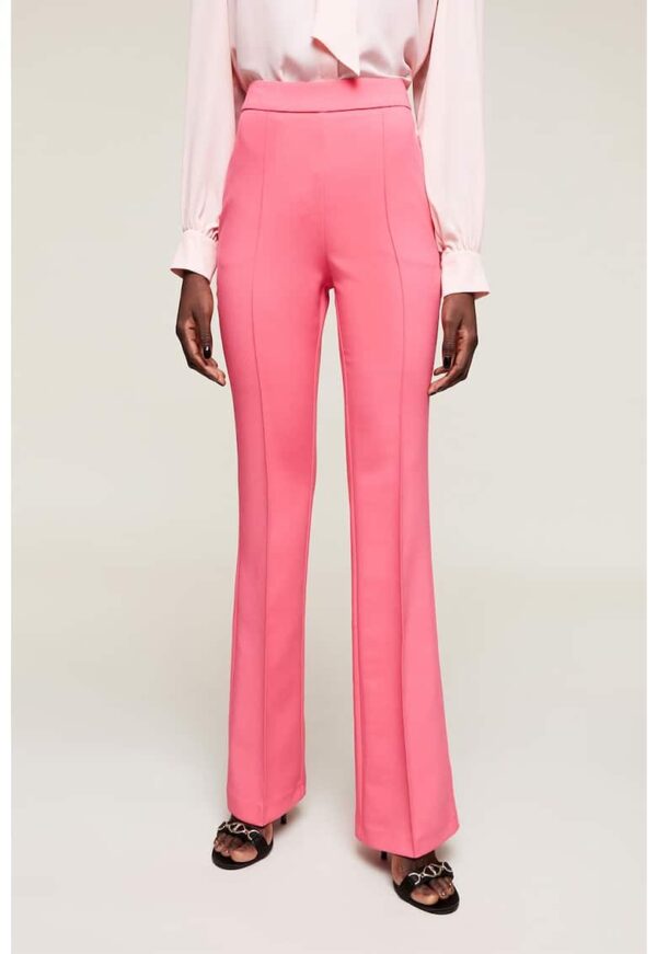 Pantaloni evazati cu talie inalta