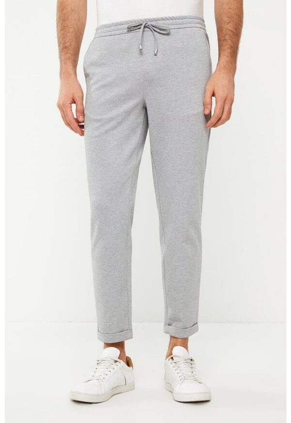 Pantaloni chino jogger cu cordon in talie