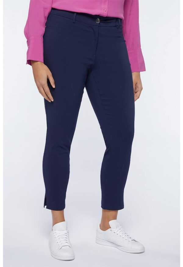 Pantaloni conici cu doua buzunare pe partea din spate