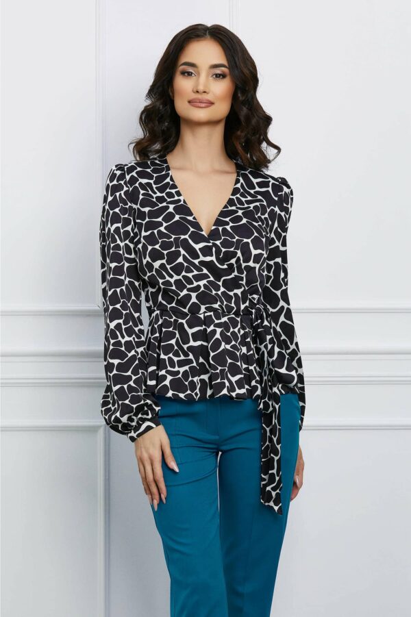 Bluza MBG neagra cu imprimeu alb satinata cu peplum in talie