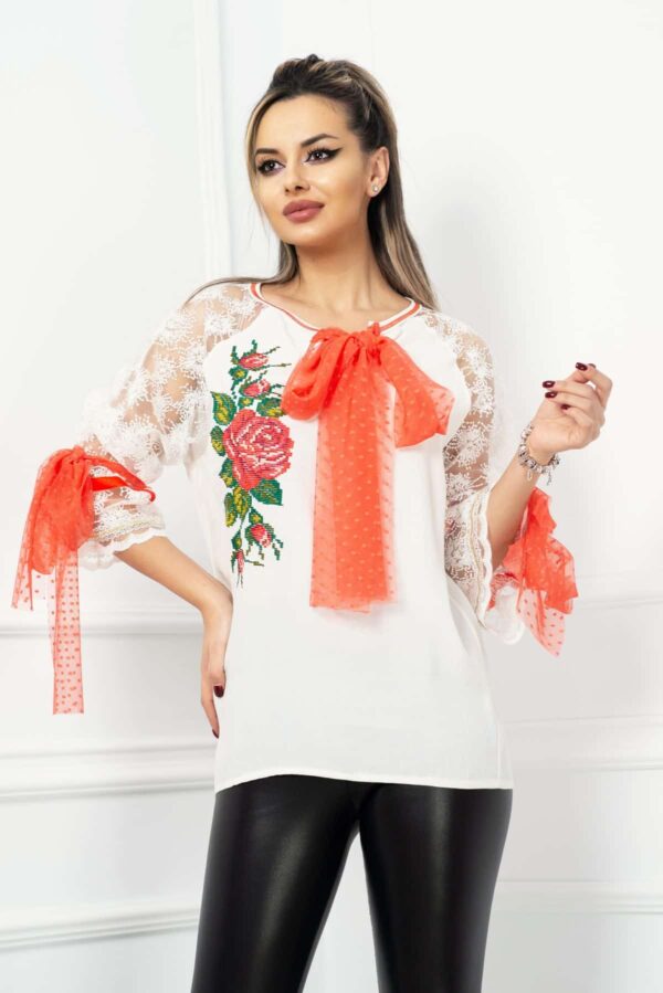 Bluza traditionala cu broderie si panlici din tul corai