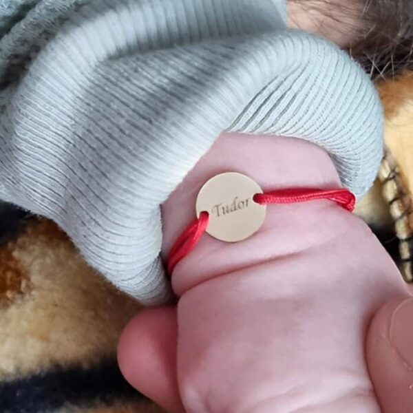 Bratara banut 10 mm – Gravat cu nume/data/mesaj/simbol – Aur Galben 14K – snur reglabil