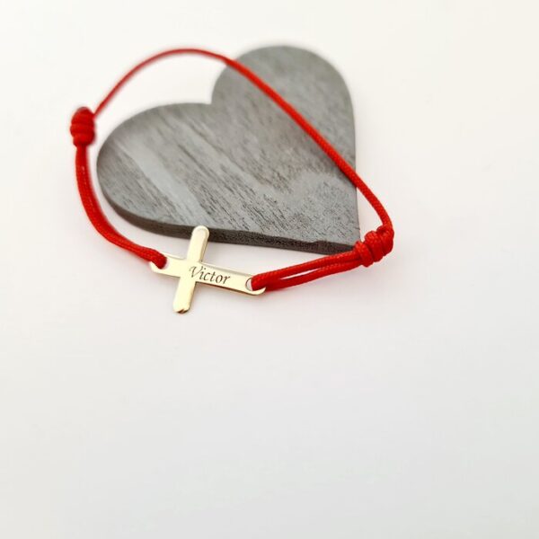 Bratara Cruciulita de 15 mm – Nume gravat – Aur Galben 14K – Snur reglabil de diverse culori