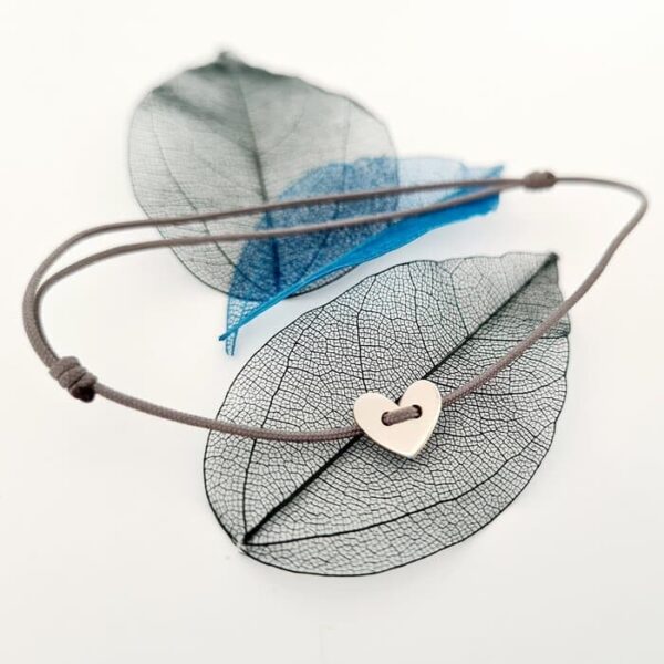 Bratara cu snur reglabil – Inima tip nasture – Argint 925