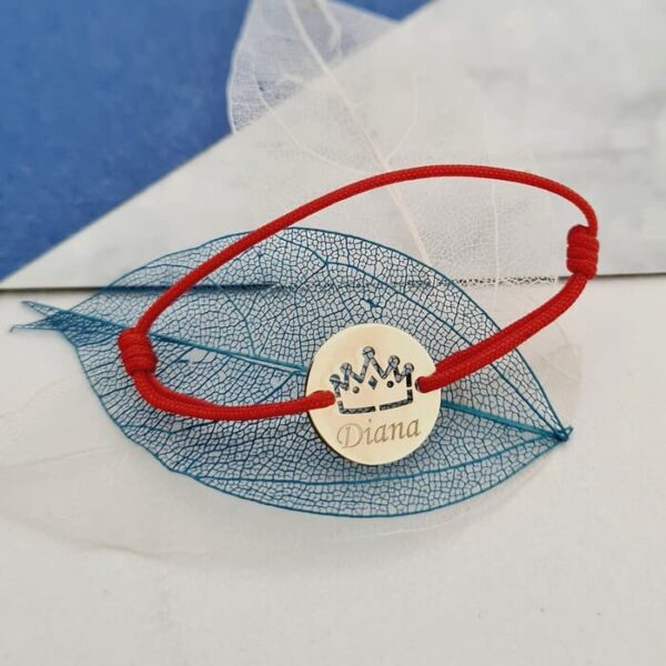 Bratara Mica printesa – Banut 12 mm personalizat cu nume – Aur Galben 14K – Snur reglabil, diverse culori