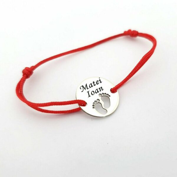 Bratara personalizata – Banut 12 mm cu picioruse decupate – Aur Alb 14K – snur reglabil