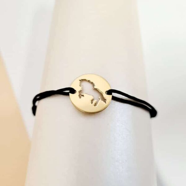 Bratara personalizata – Banut de 15 mm – Cal decupat – Argint 925 placat cu Aur Galben 18K – snur reglabil