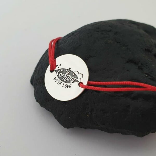 Bratara personalizata – Cooking with love – banut de 15 mm – Argint 925 – snur reglabil