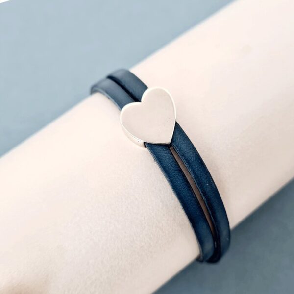 Bratara personalizata cu Charm 3D Inima – Argint 925 cu aspect mat – 2 straturi de piele – Inchizatoare clips din otel inoxidabil